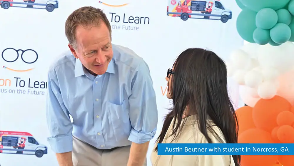 Austin Beutner with student in Norcross, GA