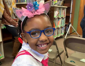 Aberdeen Students show off their new glasses