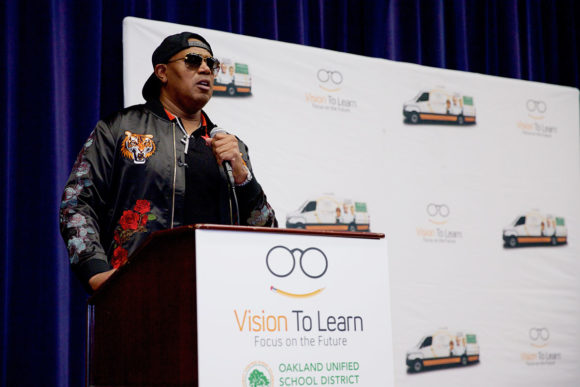 Percy (Master P) Miller speaks to students at Oakland High School.